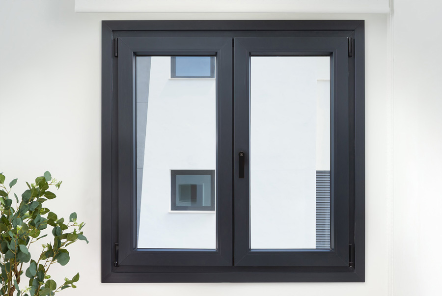 A 84 Passivhaus 1.0 - janelas de alumínio e PVC Cortizo
