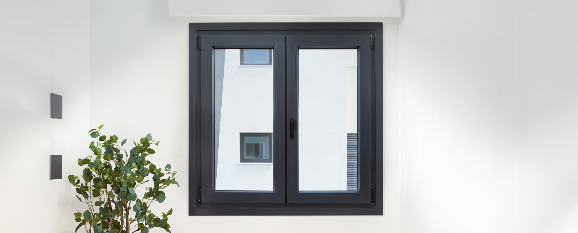 A 84 Passivhaus 1.0 - janelas de alumínio e PVC Cortizo